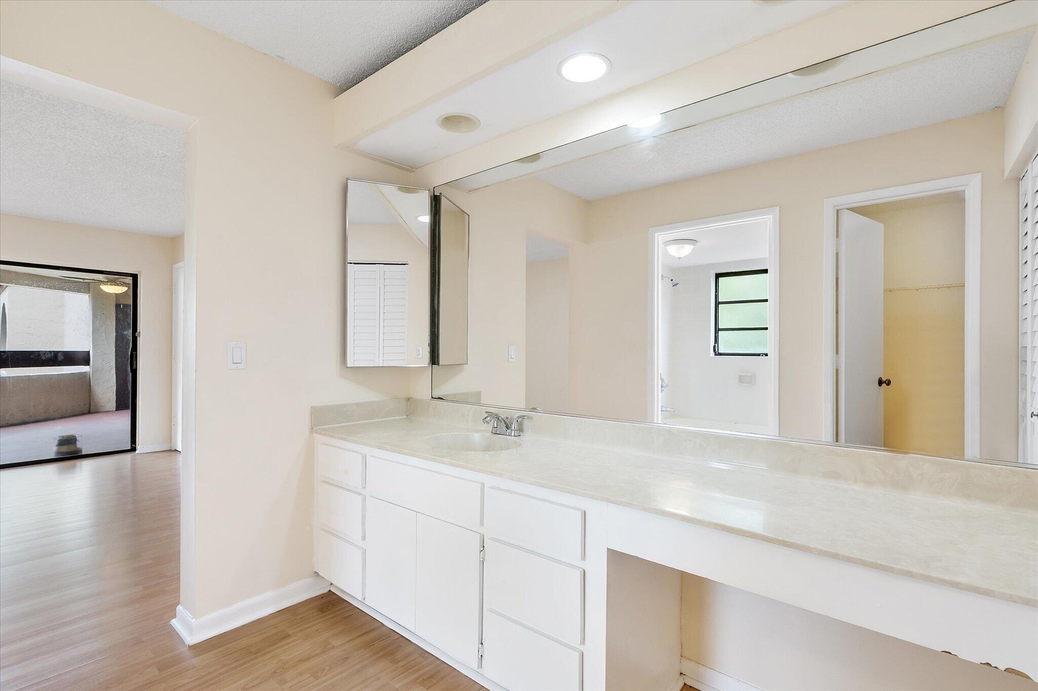 KENLAND BEND SOUTH CONDO PH I-IV - Residential