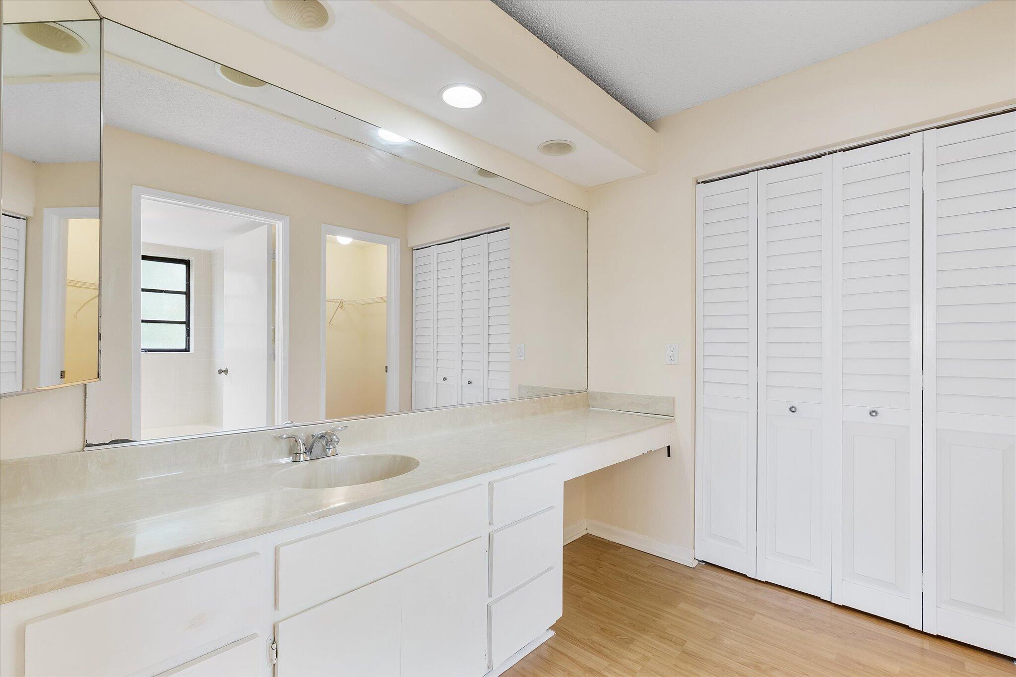 KENLAND BEND SOUTH CONDO PH I-IV - Residential