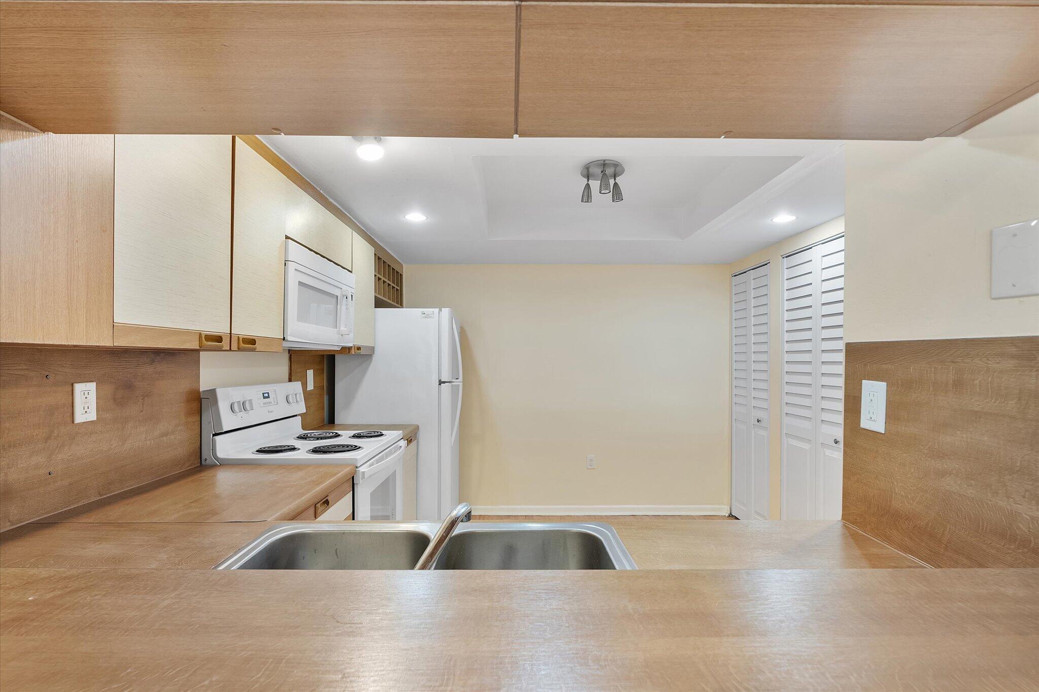 KENLAND BEND SOUTH CONDO PH I-IV - Residential