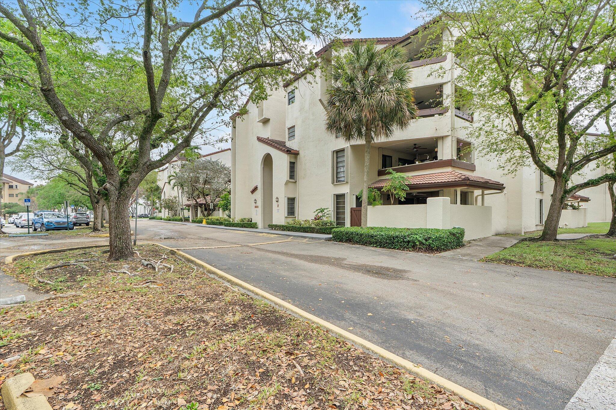 KENLAND BEND SOUTH CONDO PH I-IV - Residential