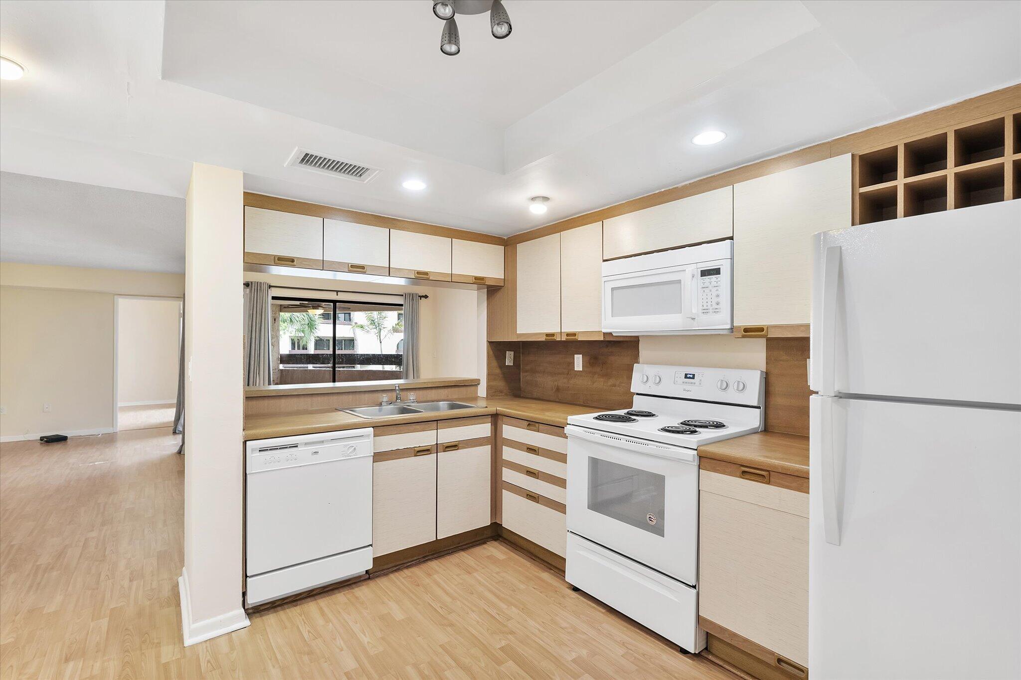 KENLAND BEND SOUTH CONDO PH I-IV - Residential