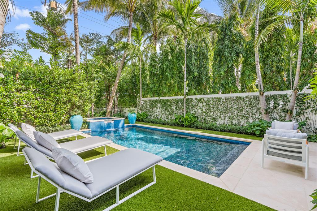 PALAZZO VILLAS OF PALM BE - Residential