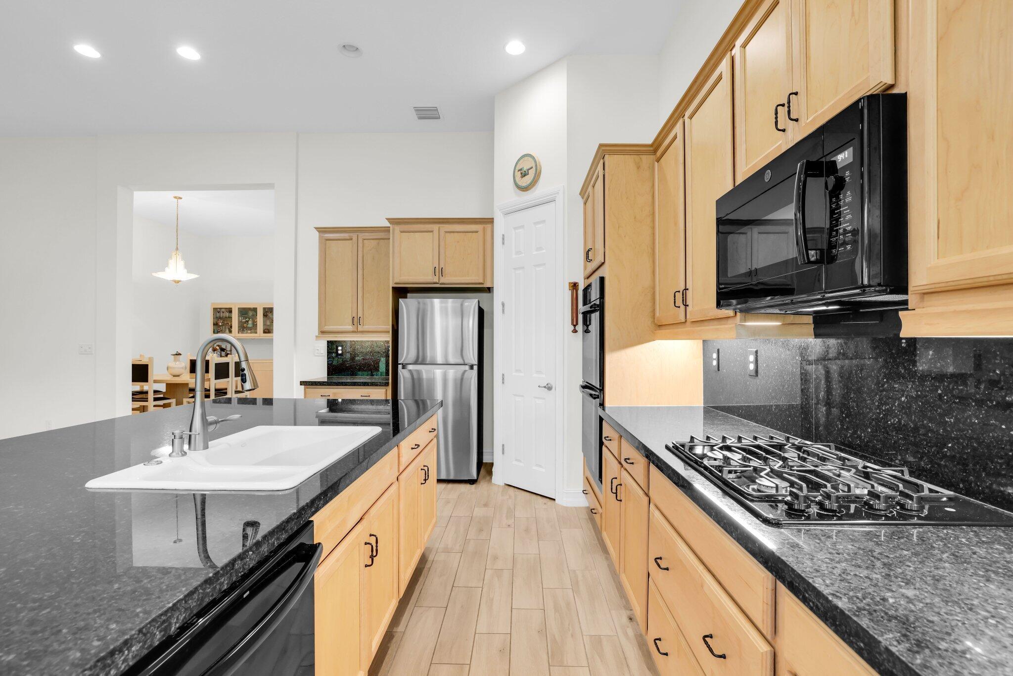 PARKLAND ROYALE - Residential