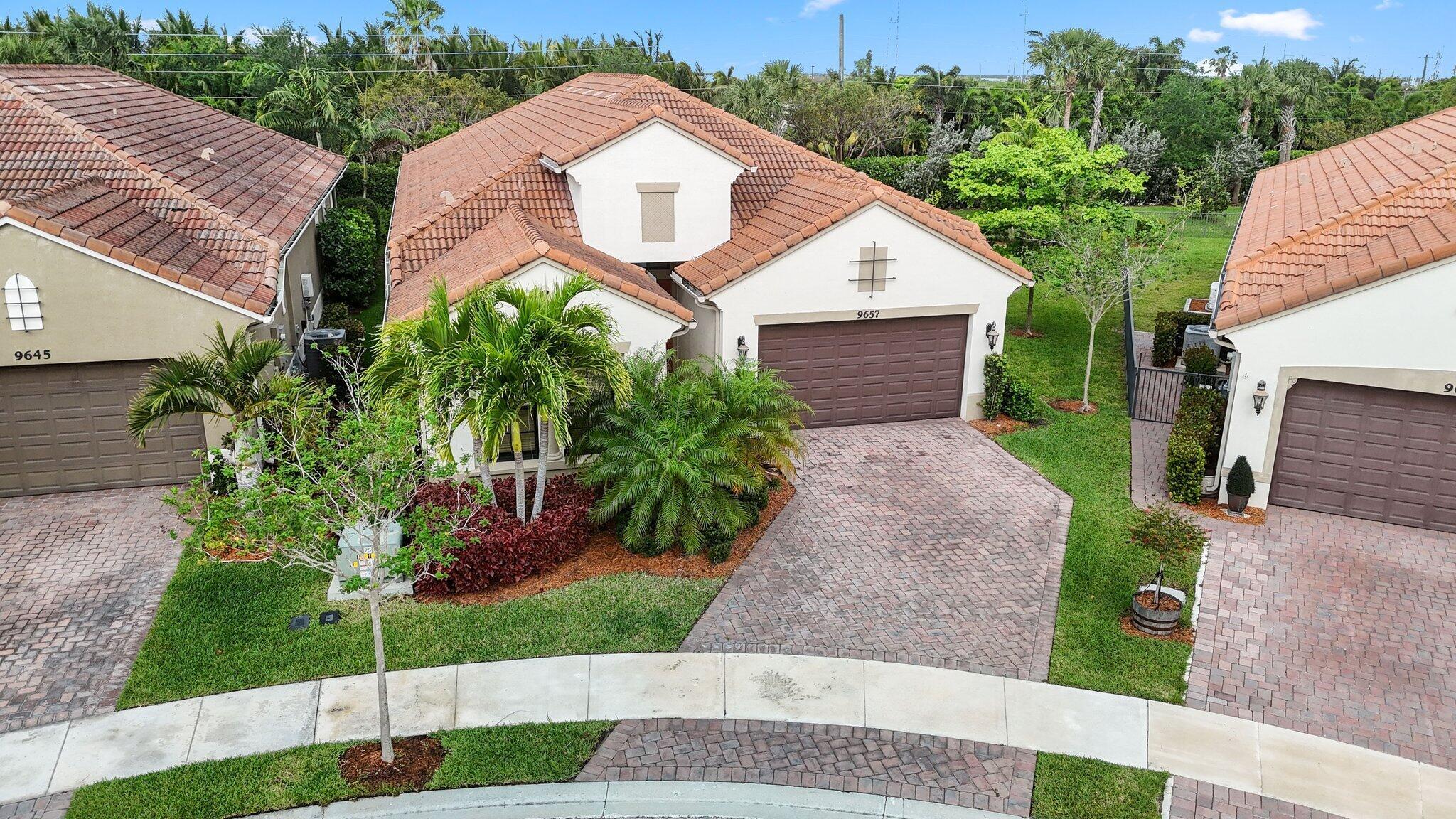 PARKLAND ROYALE - Residential