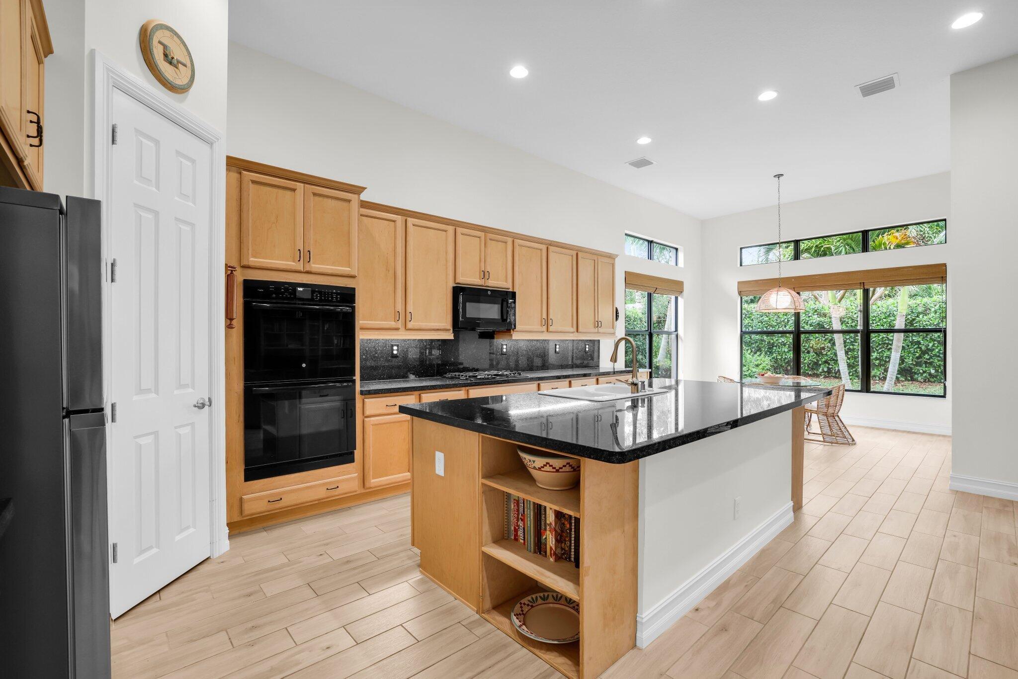 PARKLAND ROYALE - Residential
