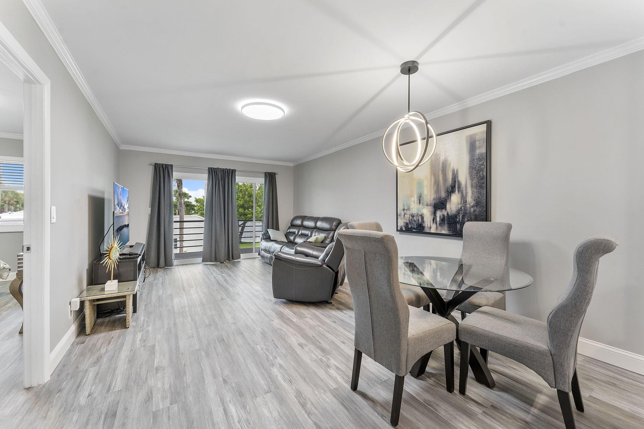 GOLDEN LAKES VILLAGE COND - Residential