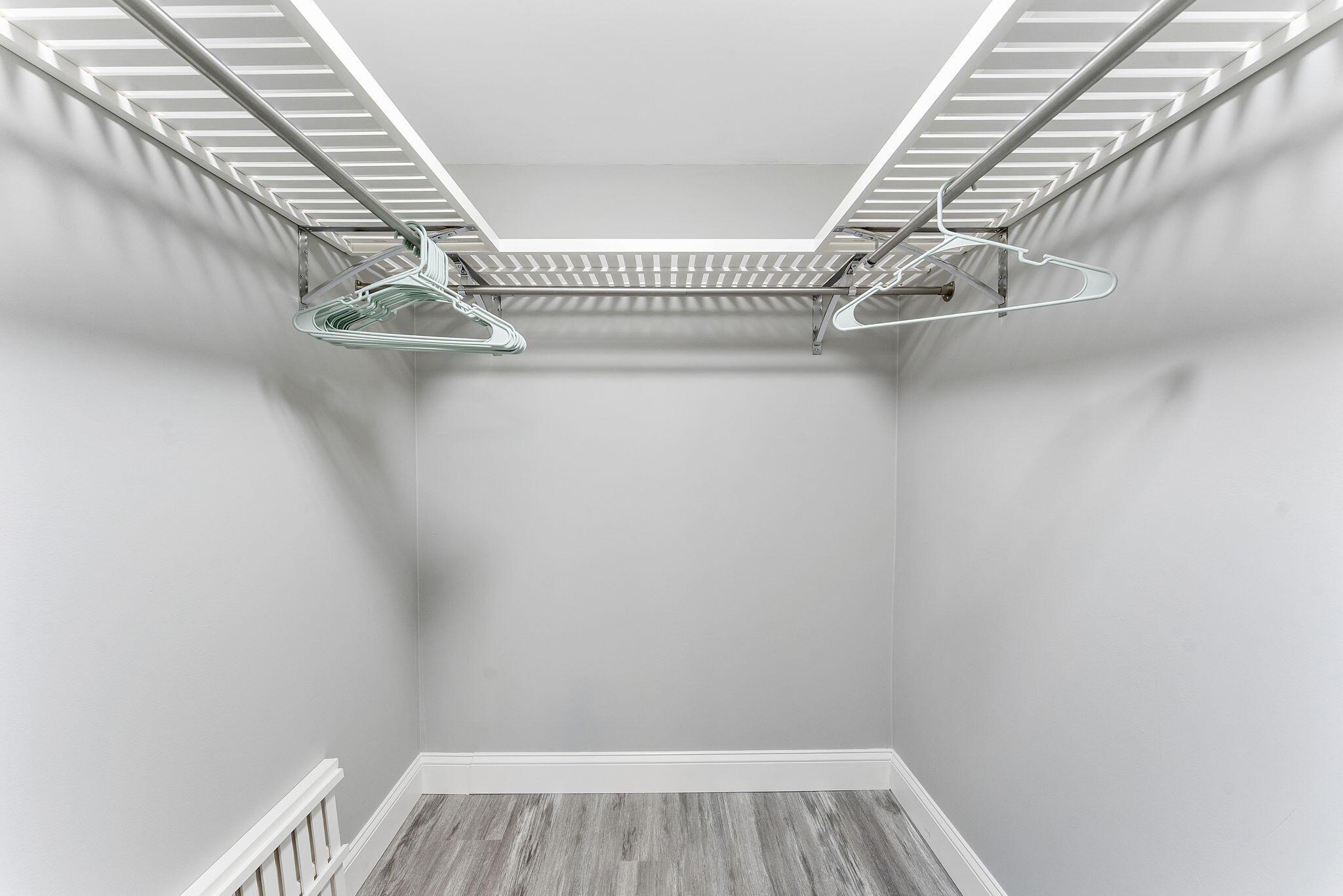 GOLDEN LAKES VILLAGE COND - Residential