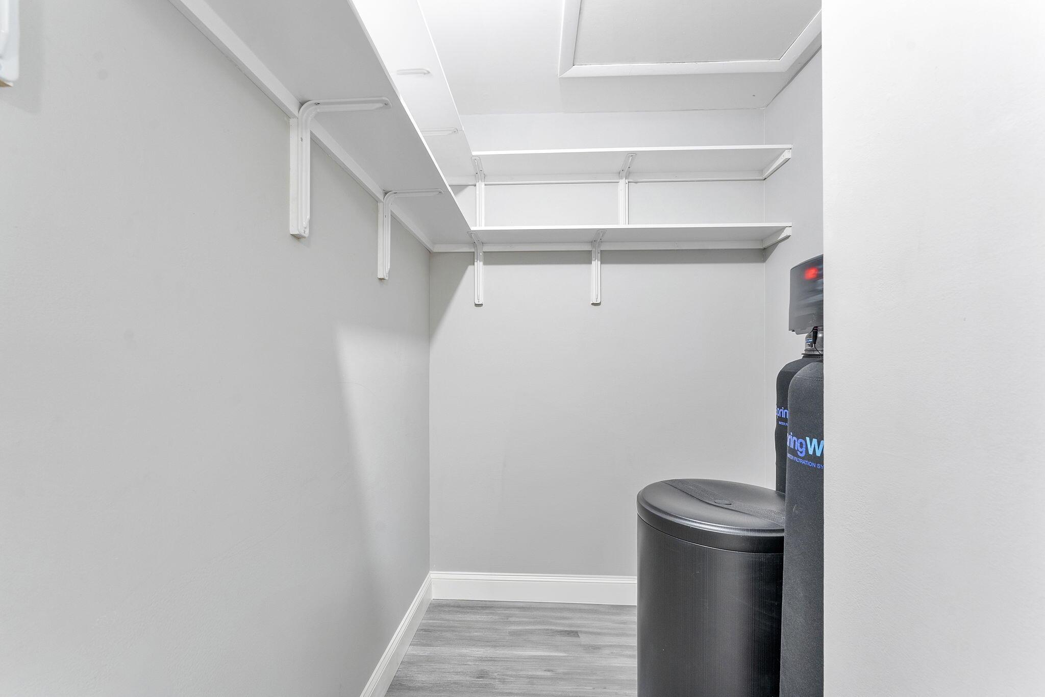 GOLDEN LAKES VILLAGE COND - Residential