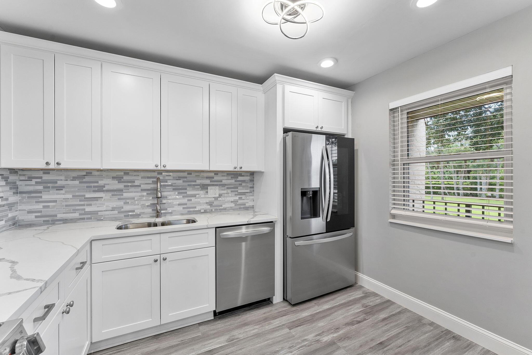 GOLDEN LAKES VILLAGE COND - Residential