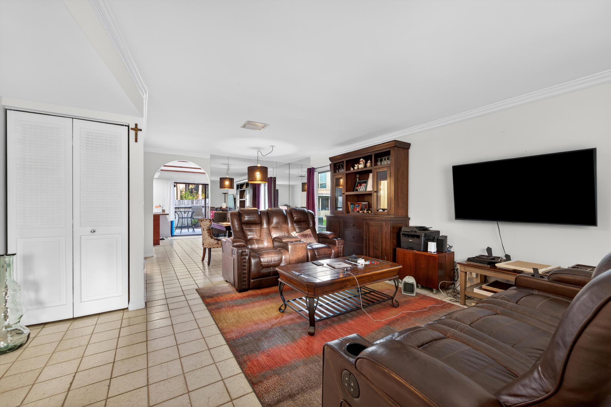 SANDTREE - Residential