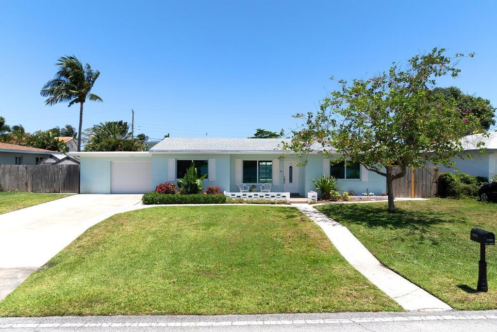 Photo of 5920 Lake Osborne Drive, Lake Worth, FL 33461 (MLS # R11090171)