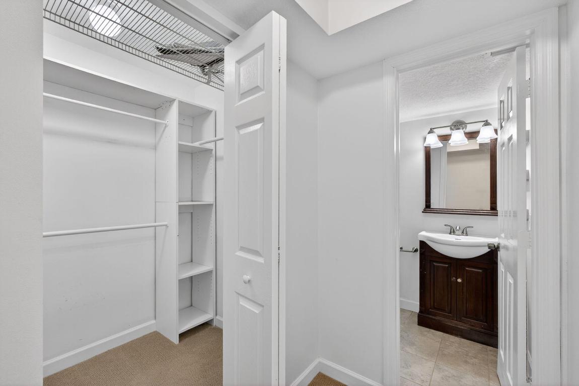 MANSON CONDO - Residential