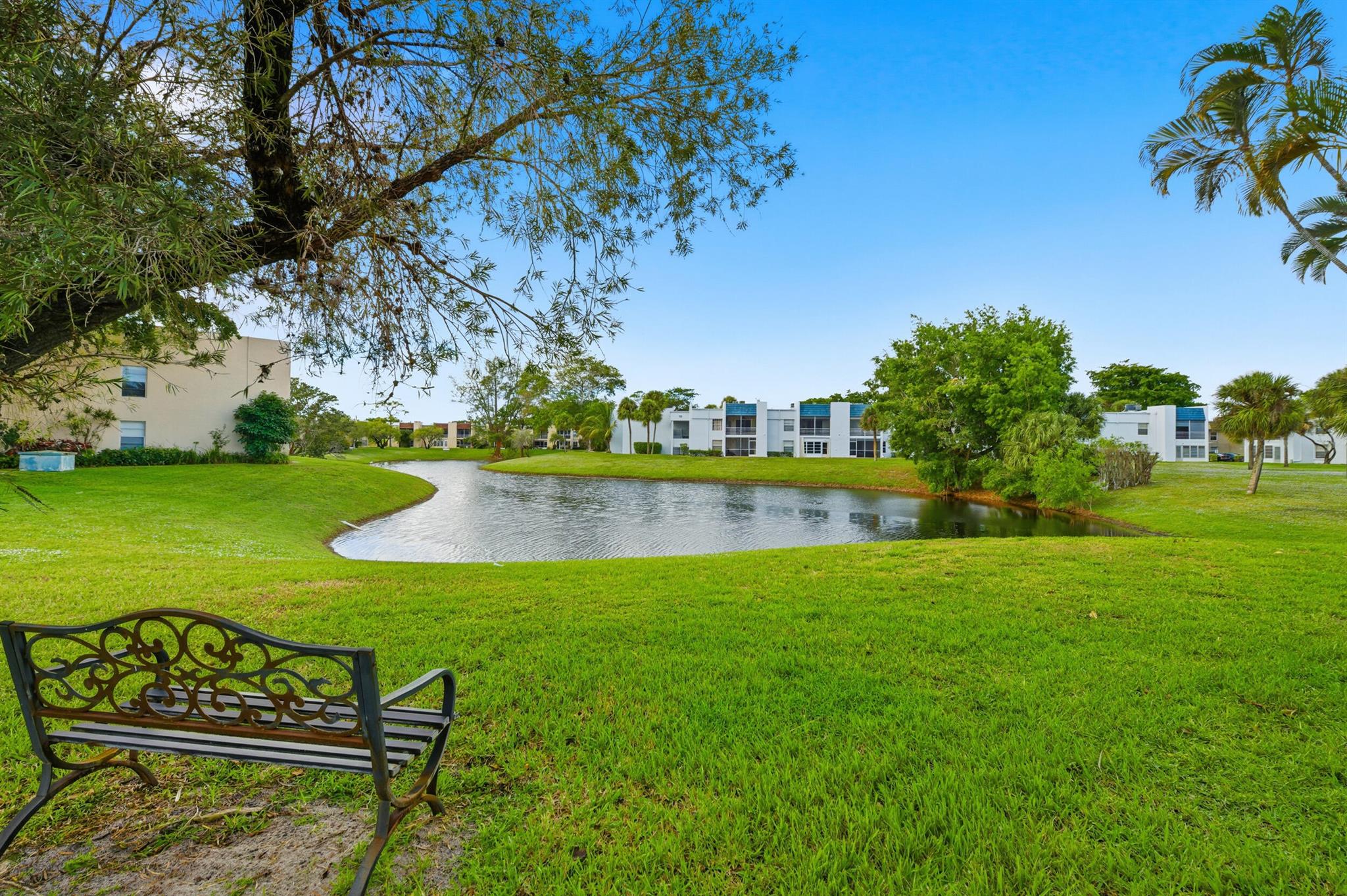 LAGO DEL REY - Residential