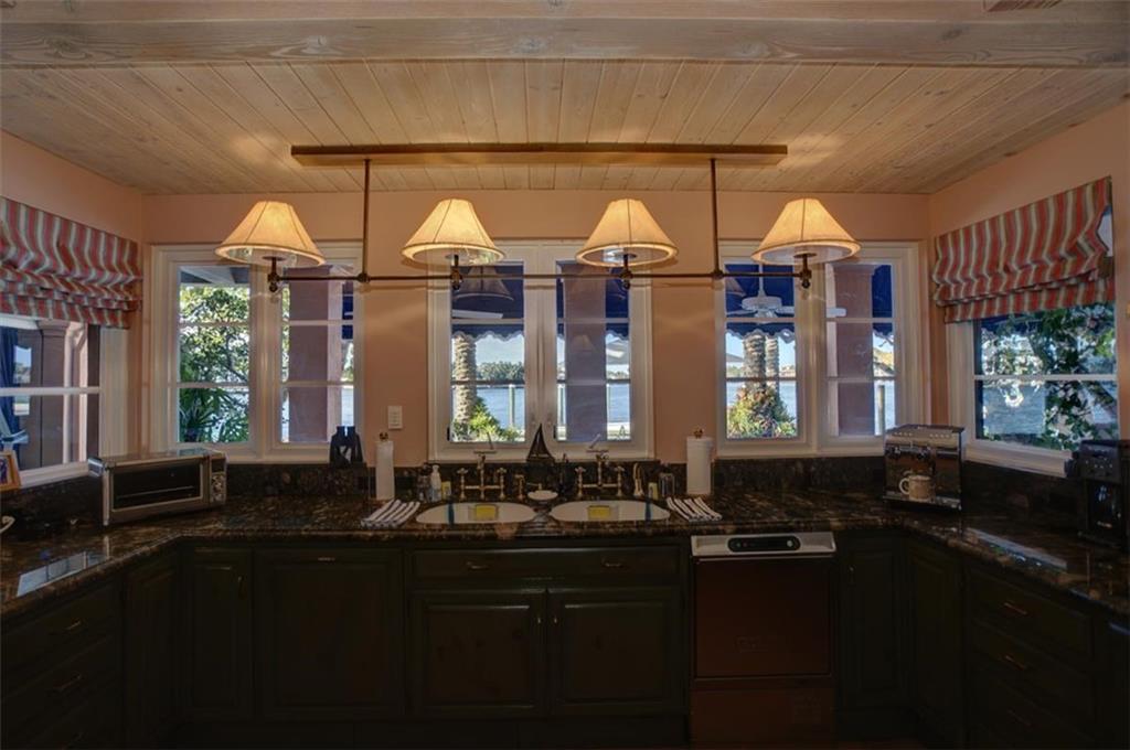 Del Lago Isle 42-2 B - Residential