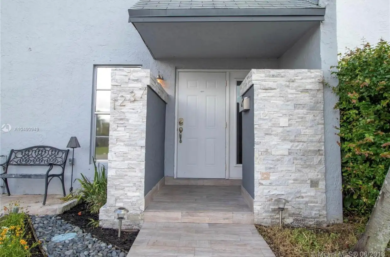 1237 SEAVIEW Unit 1237