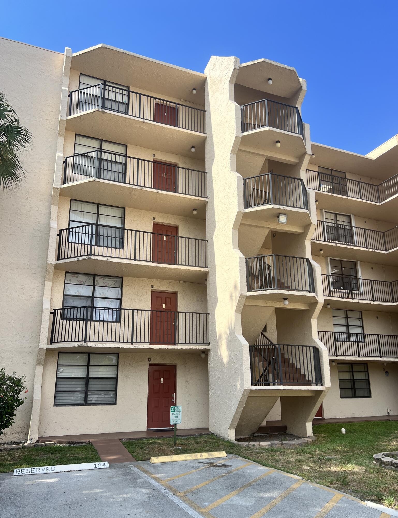 BLUE LAKE APTS CONDO - Residential Lease
