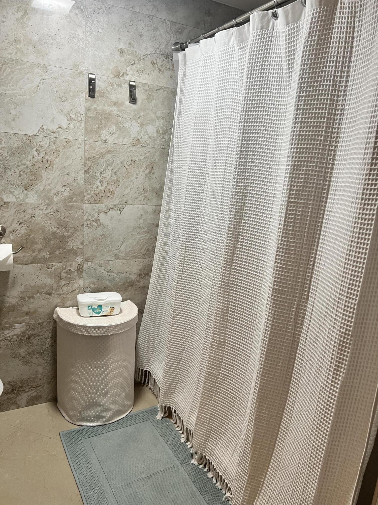 BLUE LAKE APTS CONDO - Residential Lease