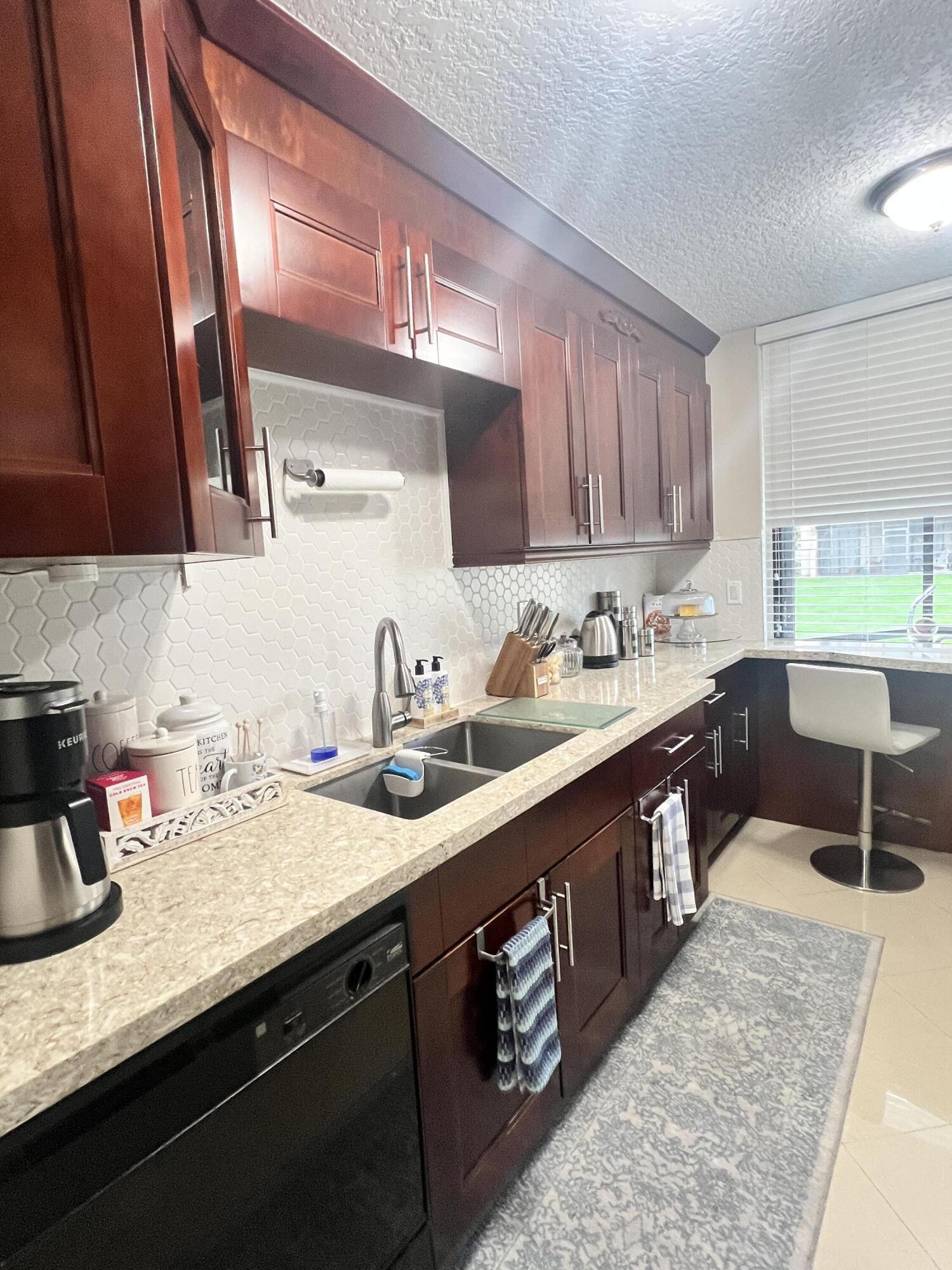 BLUE LAKE APTS CONDO - Residential Lease