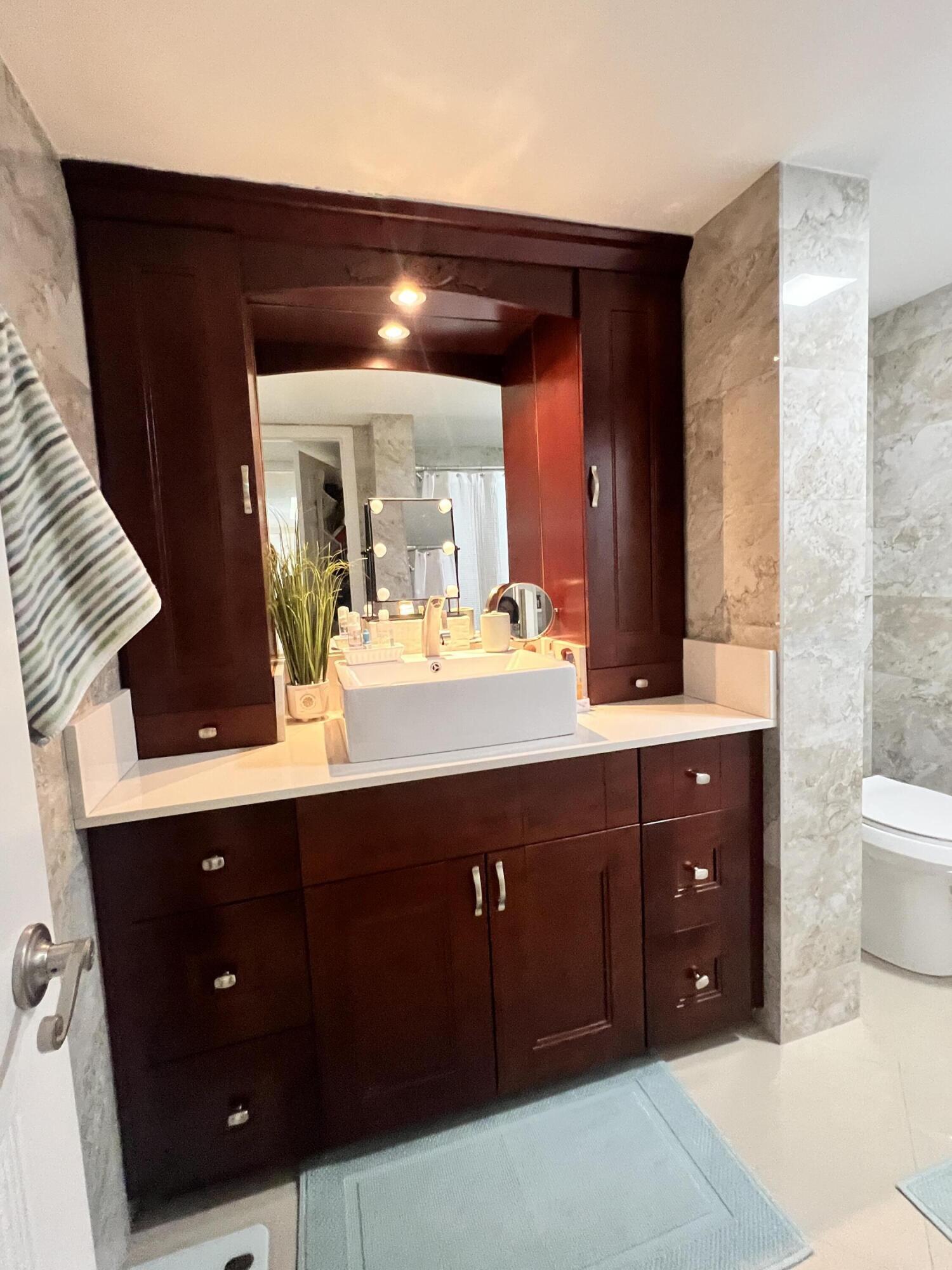 BLUE LAKE APTS CONDO - Residential Lease