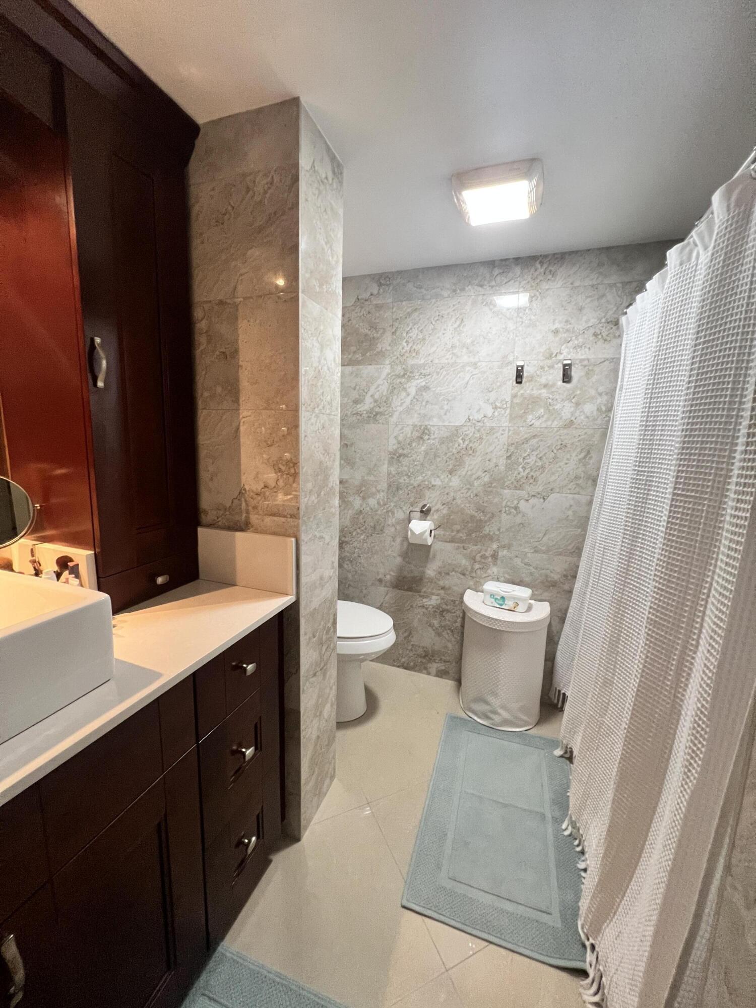 BLUE LAKE APTS CONDO - Residential Lease