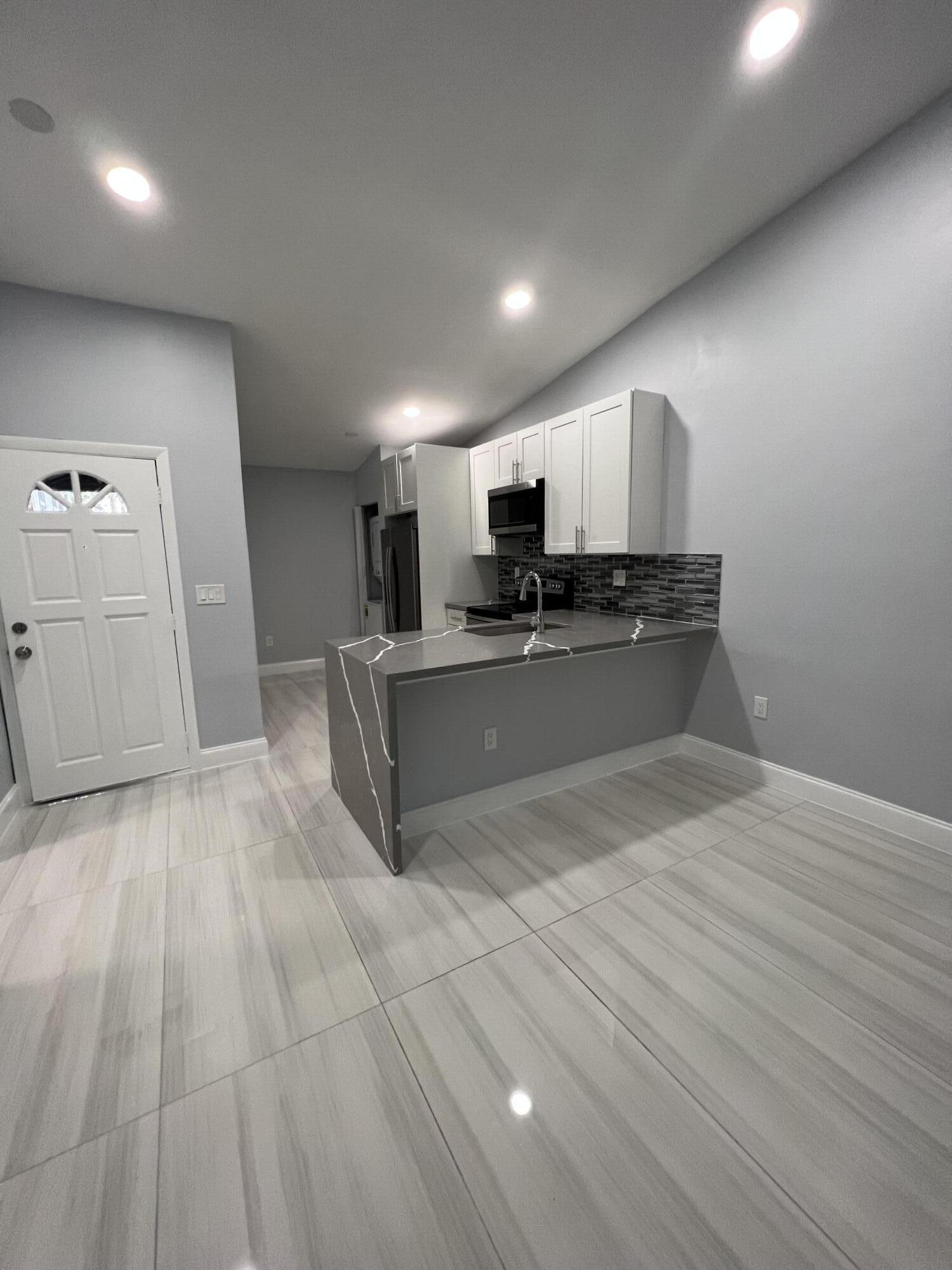 MARSHALLS EVERGLADE - Residential Lease