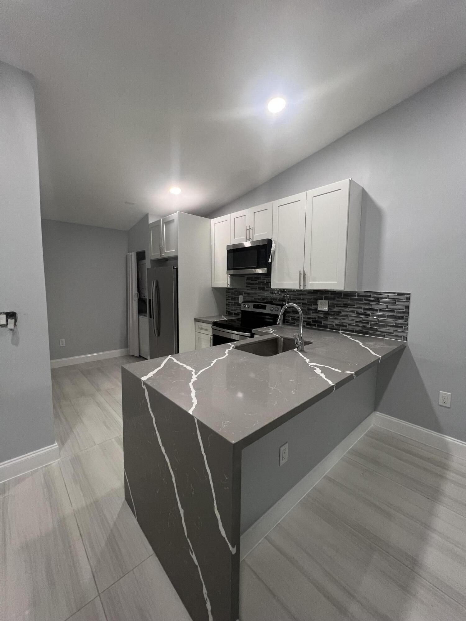 MARSHALLS EVERGLADE - Residential Lease