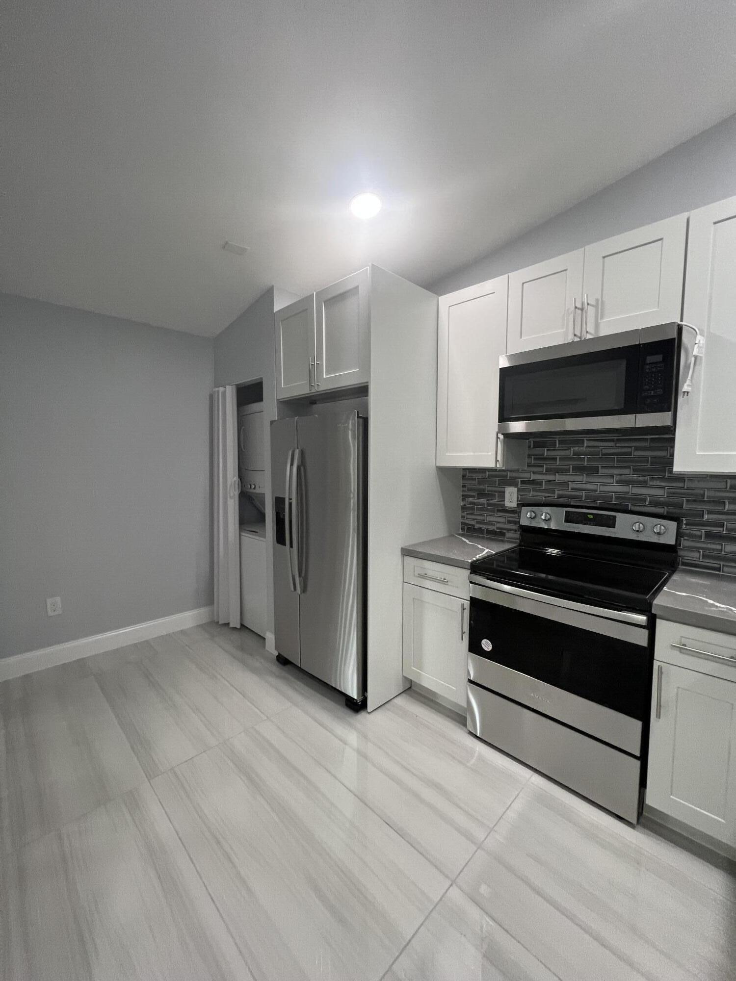 MARSHALLS EVERGLADE - Residential Lease