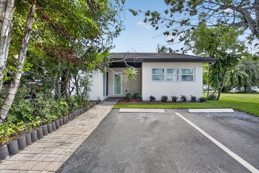 Photo of 4404 Treasure Cove Drive, Dania Beach, FL 33312 (MLS # B26001128)