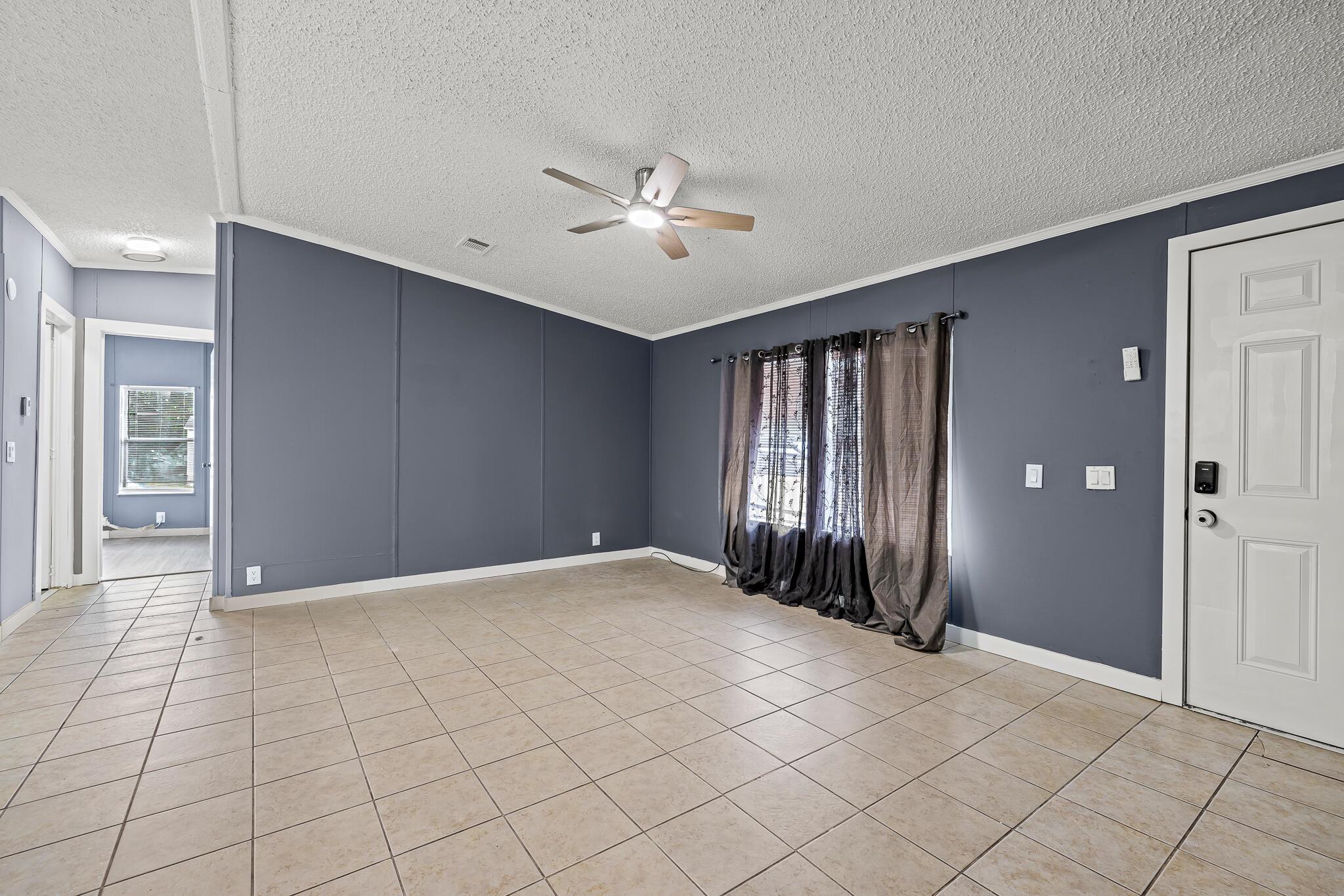 10592 Sandalfoot Boulevard W