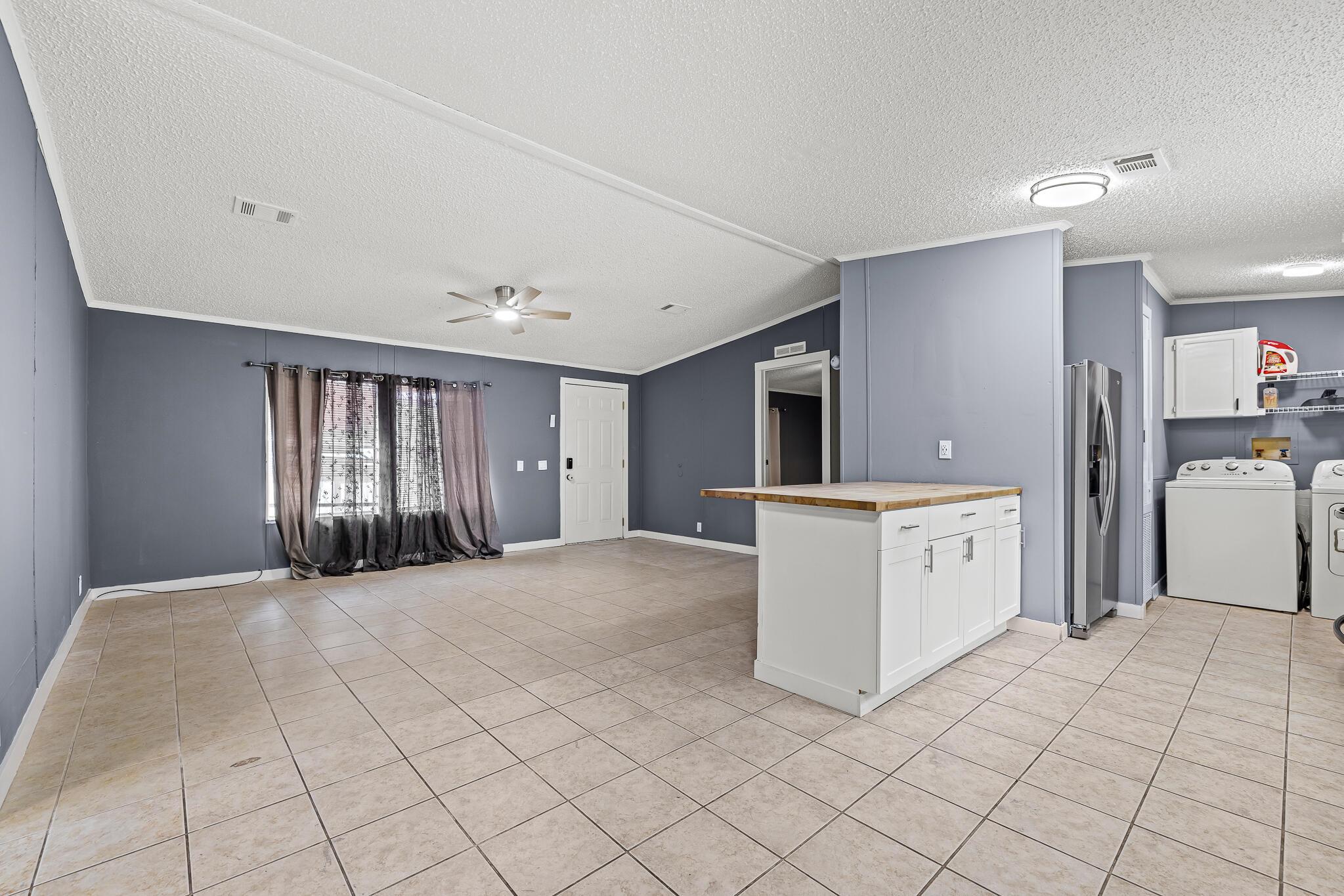 10592 Sandalfoot Boulevard W