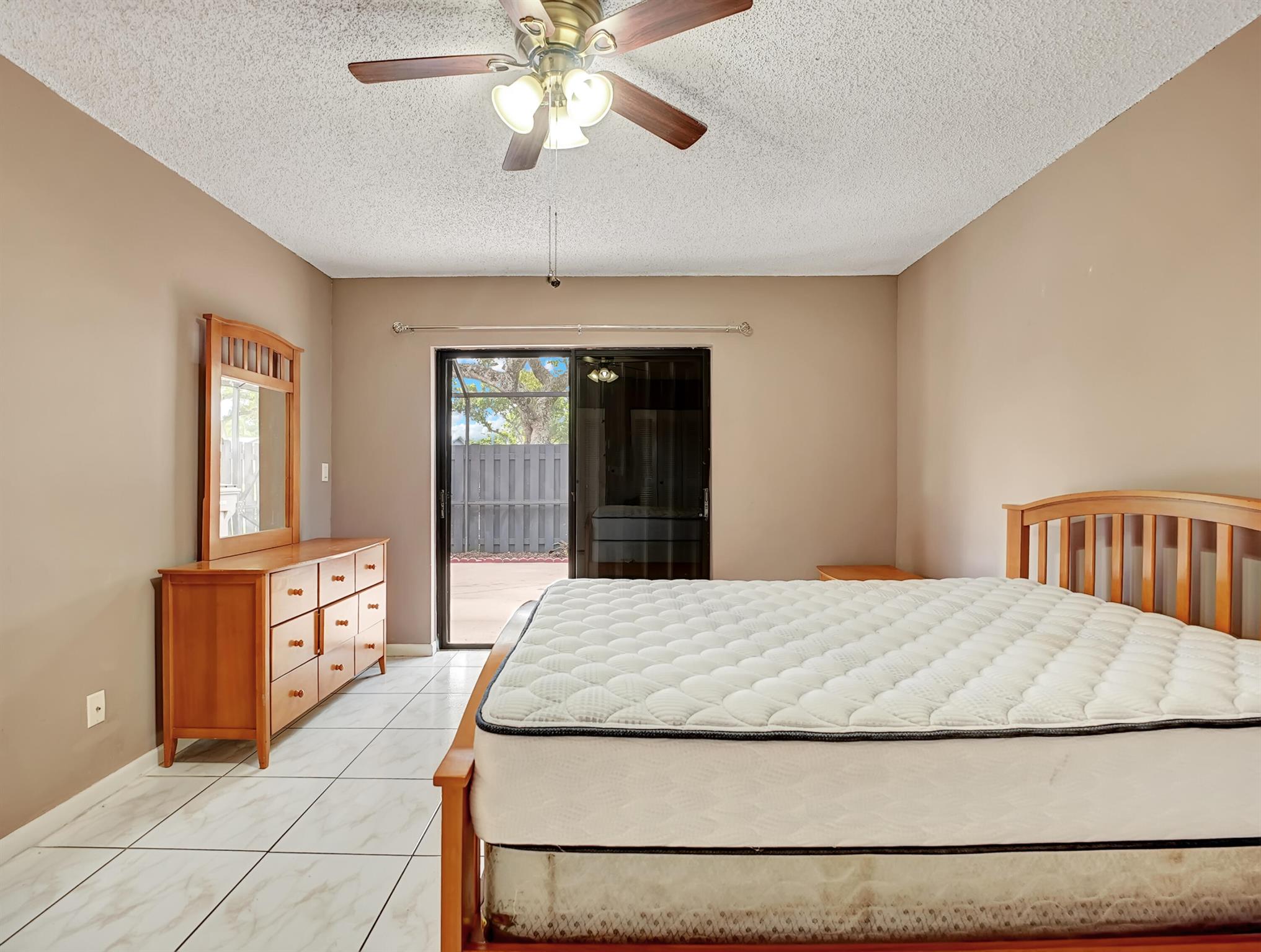 SUMMIT PINES UNIT 3 - Residential Lease