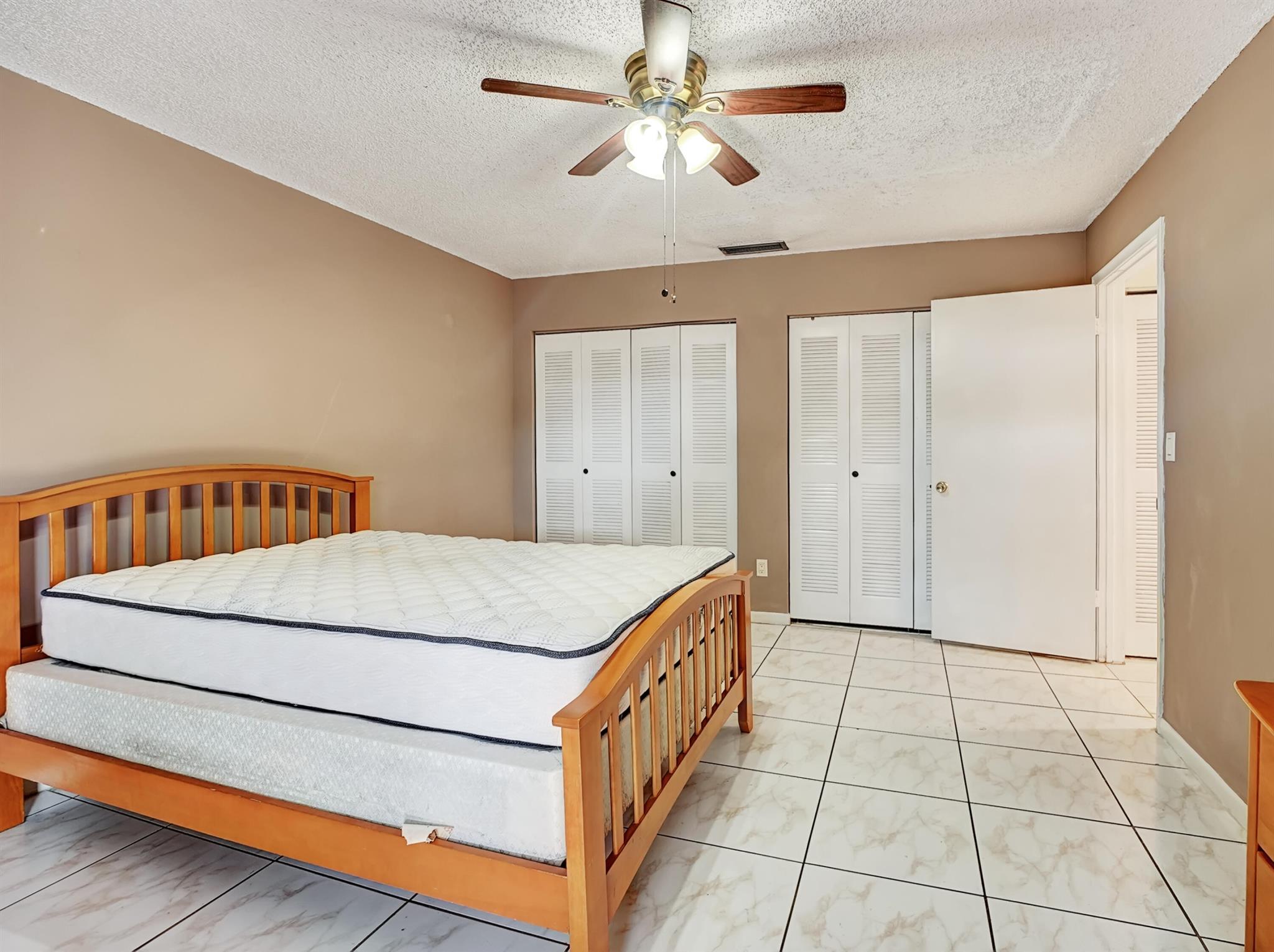 SUMMIT PINES UNIT 3 - Residential Lease