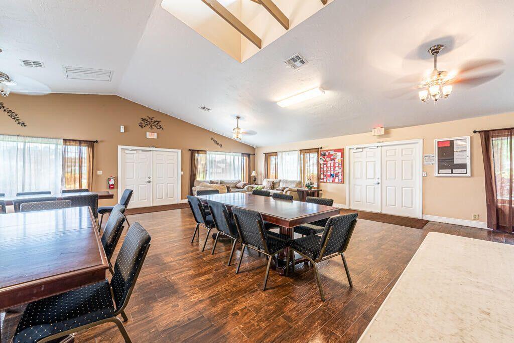 SUMMIT PINES UNIT 3 - Residential Lease