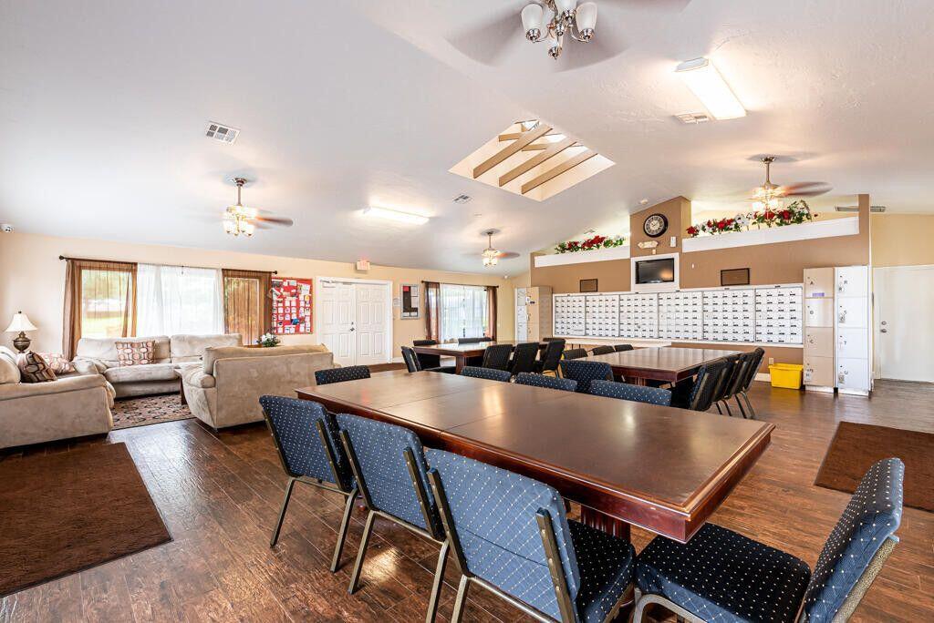 SUMMIT PINES UNIT 3 - Residential Lease