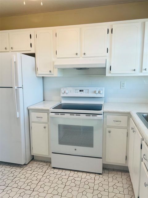 8515 N Sunrise Lakes Blvd 303 Sunrise FL 33322