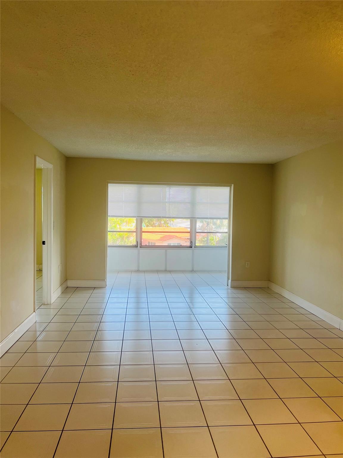8515 N Sunrise Lakes Blvd 303