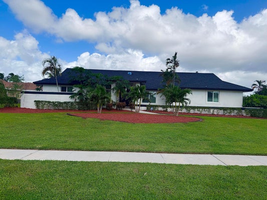 15580 MEADOW WOOD DR, WELLINGTON, FL 33414 - Image 7de0804d18d52d433a11d61144232bfb/1150385453