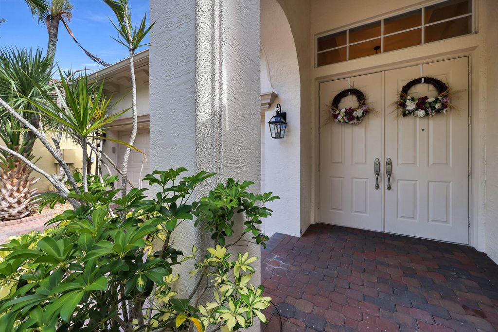 Photo of 9377 Via Grande W, Wellington, FL 33411 (MLS # B26027601)