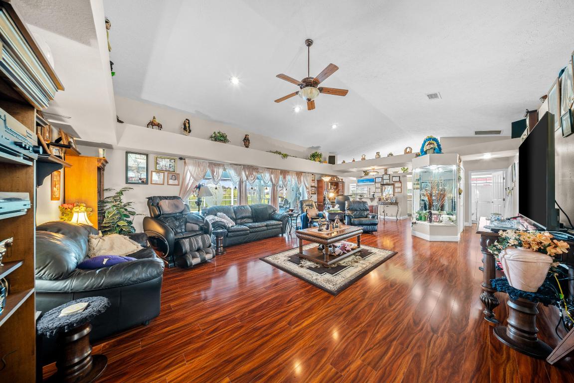 PORT ST LUCIE SECTION 23 - Residential