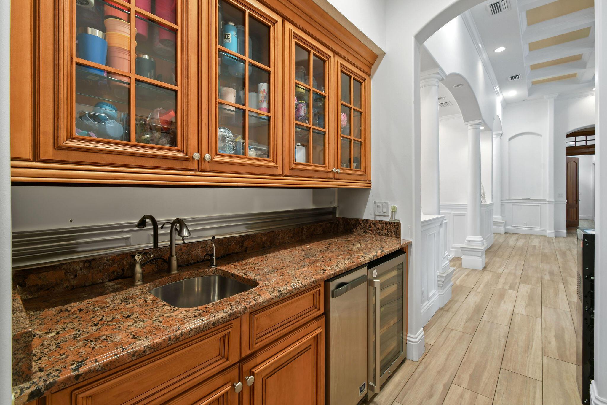 821015 Island Country - Residential