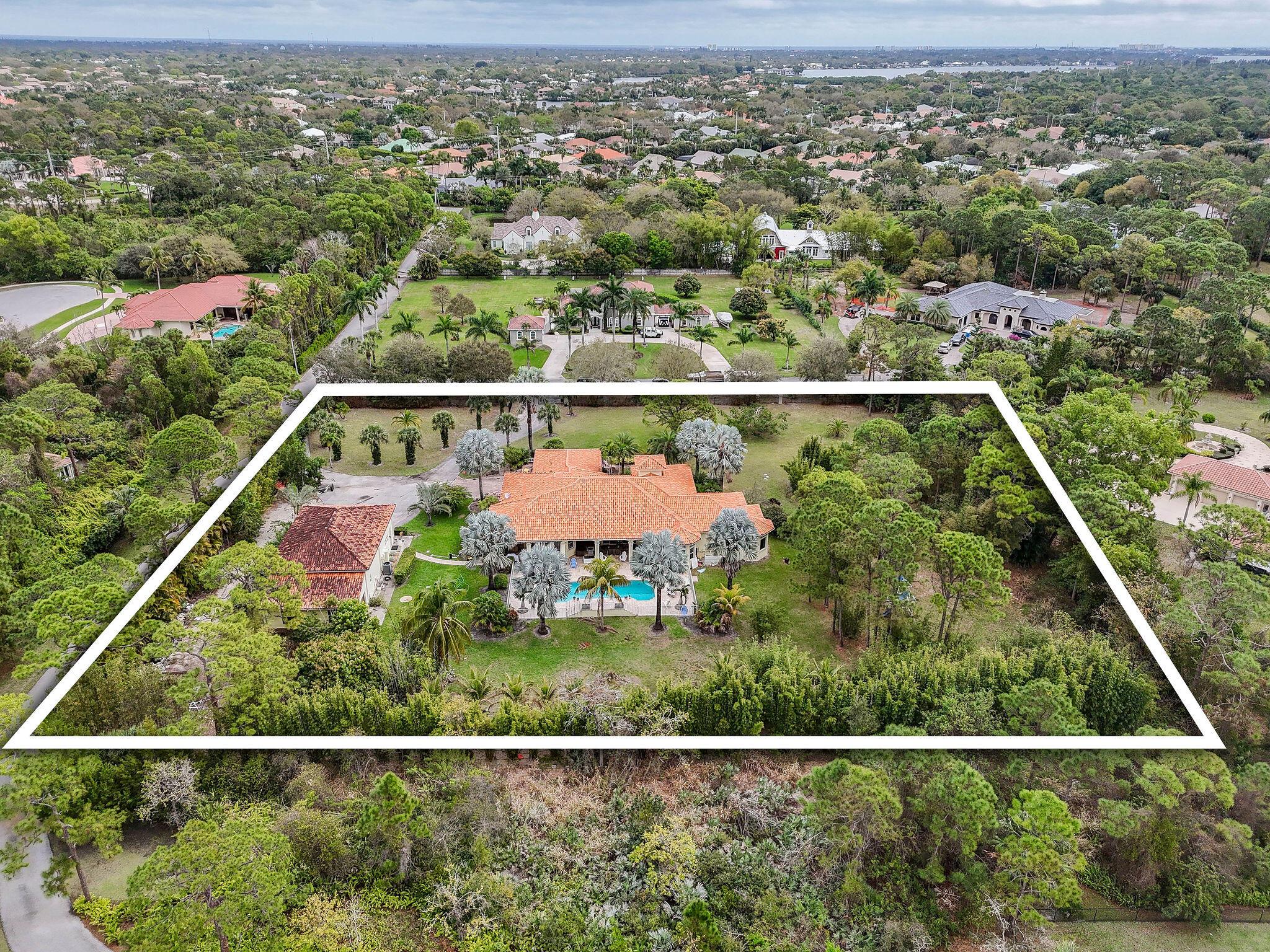 821015 Island Country - Residential