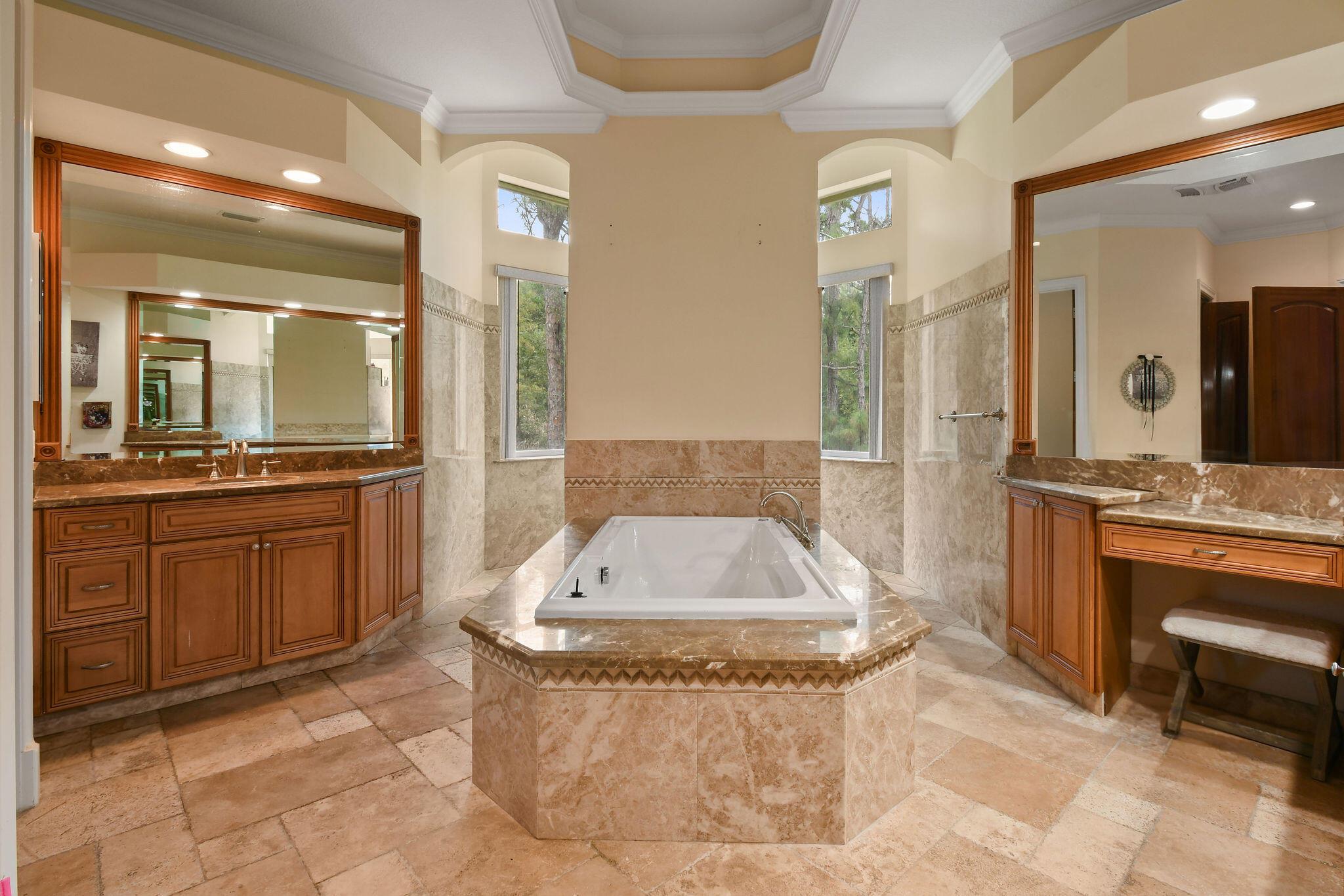 821015 Island Country - Residential