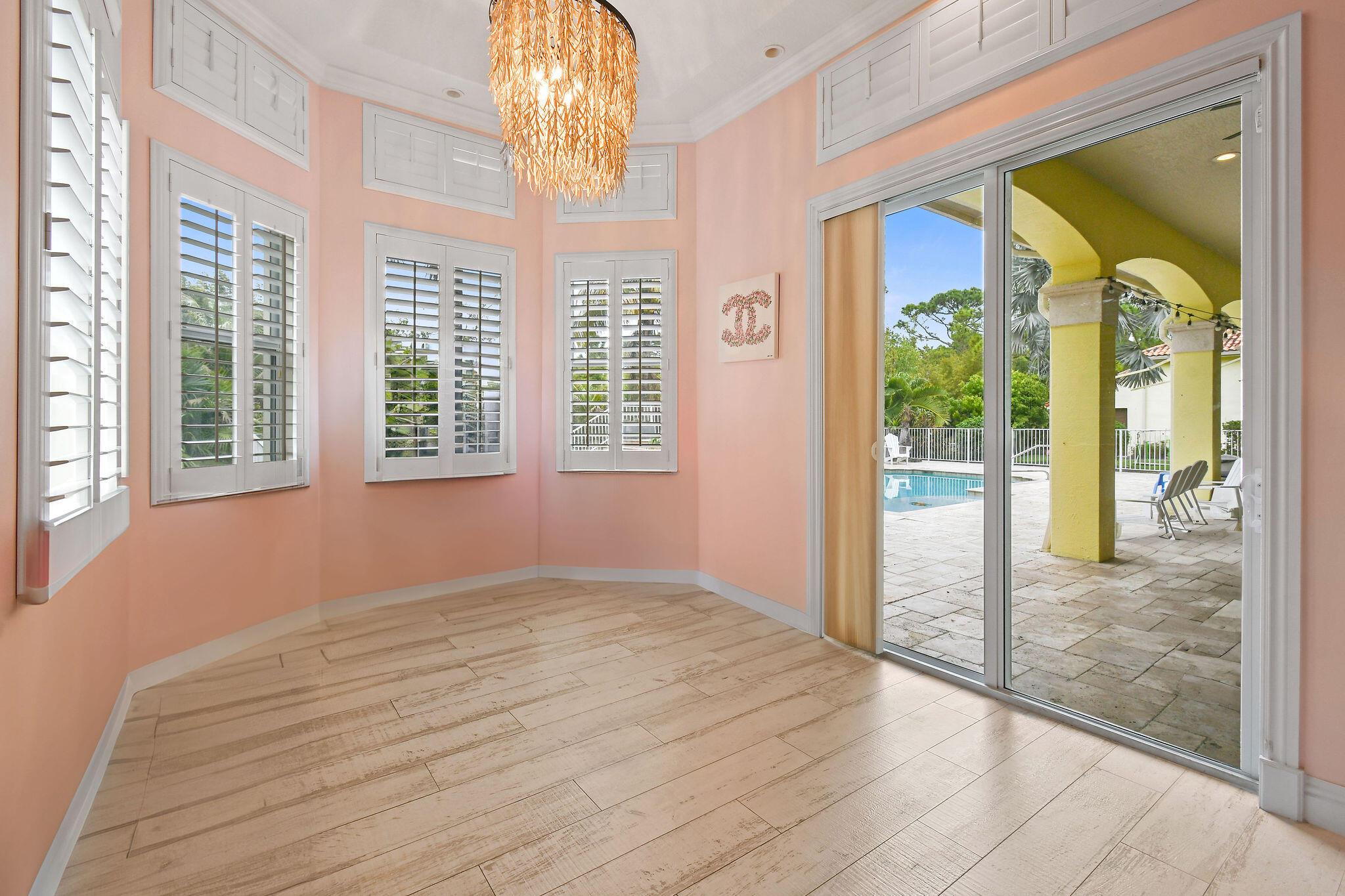 821015 Island Country - Residential