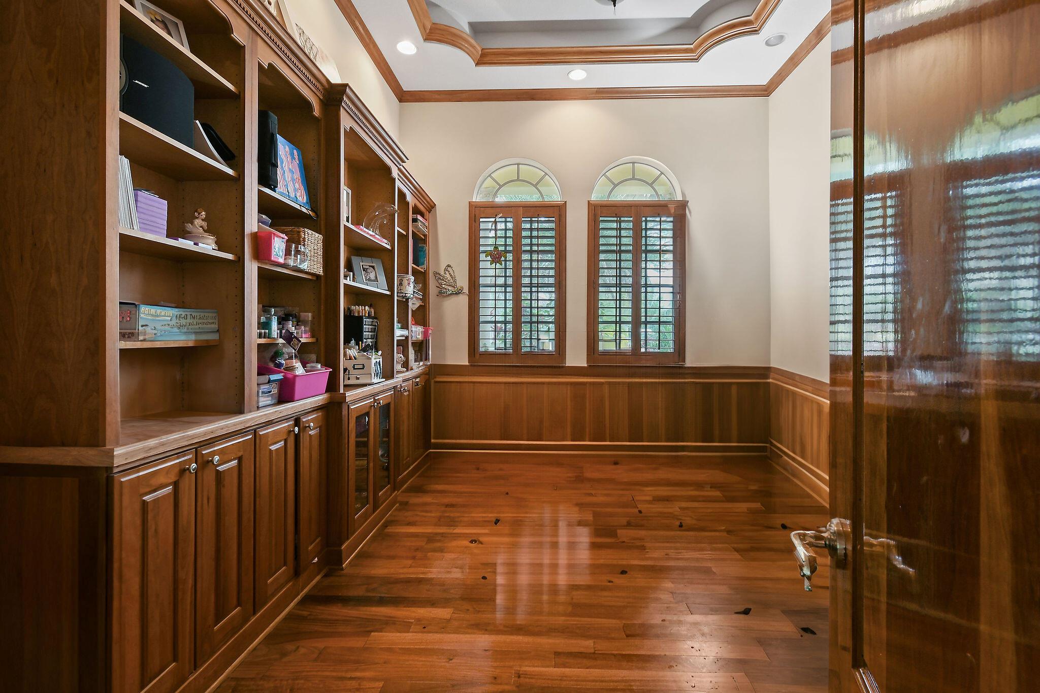 821015 Island Country - Residential