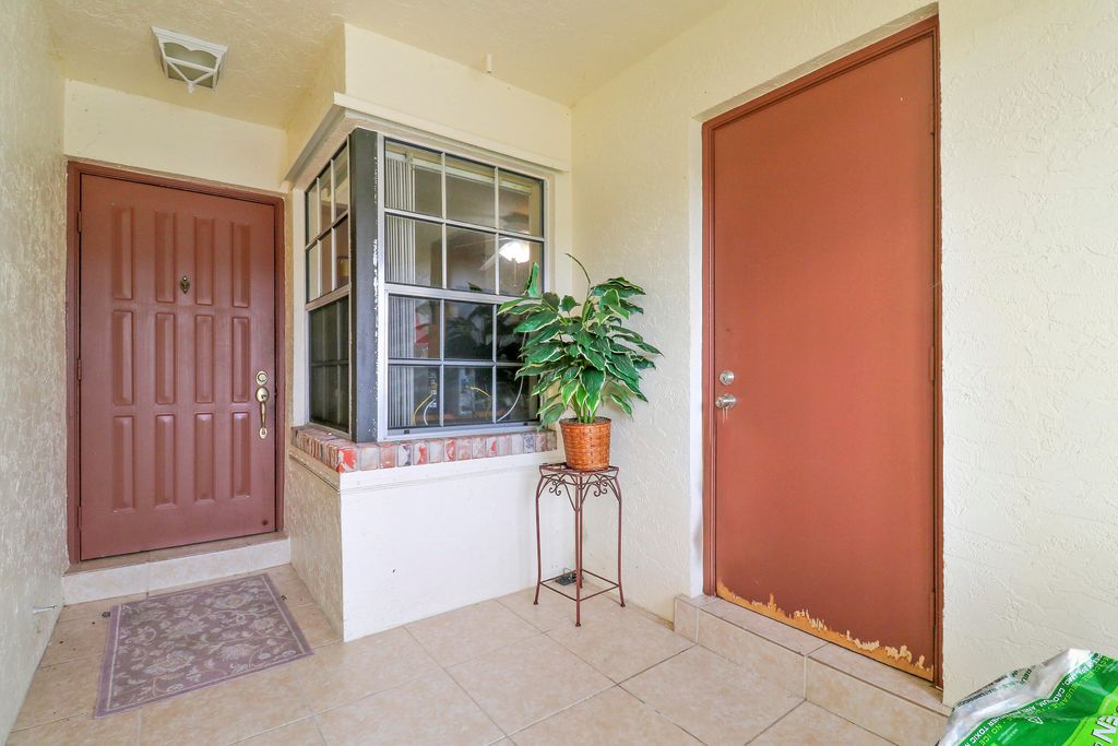 Photo of 146 Moccasin Trail S, Jupiter, FL 33458 (MLS # R11137134)