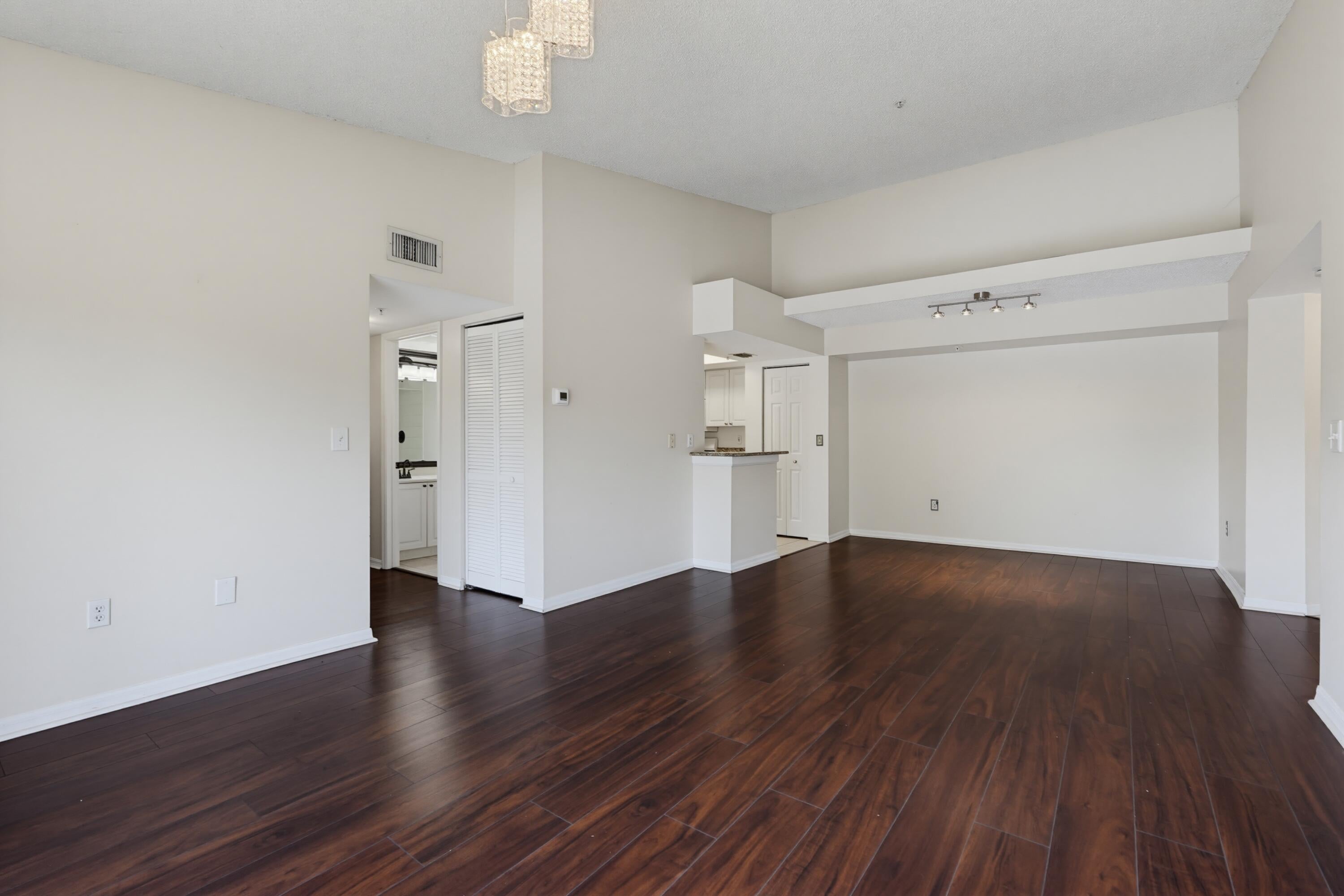 Properties 400 N Crestwood Ct Court N 417