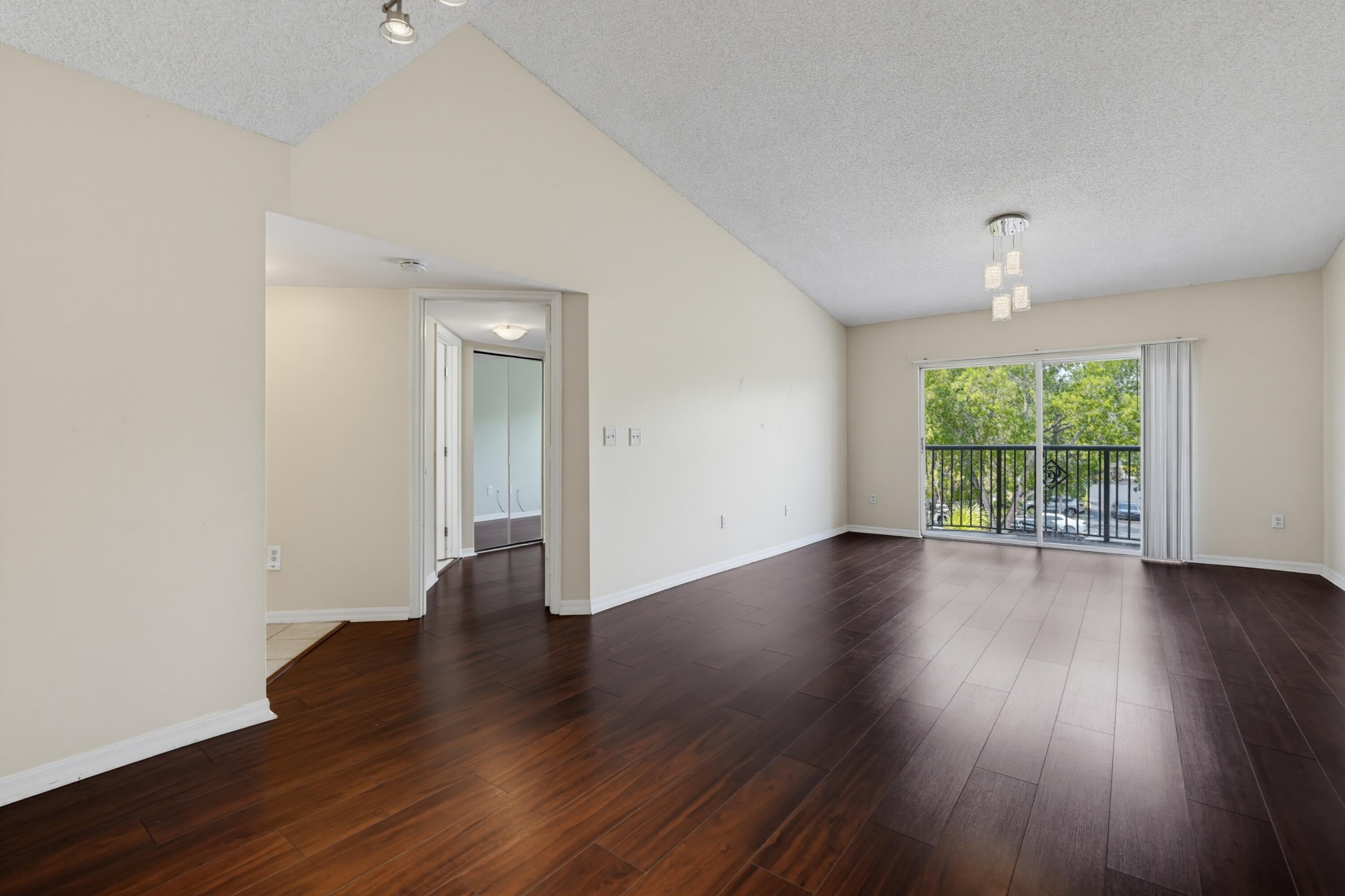 Properties 400 N Crestwood Ct Court N 417