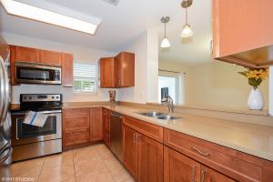 LAKE SHORE VILLAS - Residential