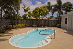 LAKE SHORE VILLAS - Residential