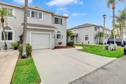 4760 SW 14th Ct, Deerfield Beach, FL MLS: F10497304